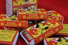 5L_Madame Moustache